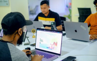 Freelance Web Designers vs. Design Agencies: Which One Fits Your Brand?